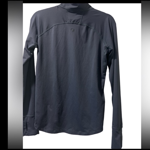 Mountain Hardware NWOT navy with thumbholes - Picture 9 of 9